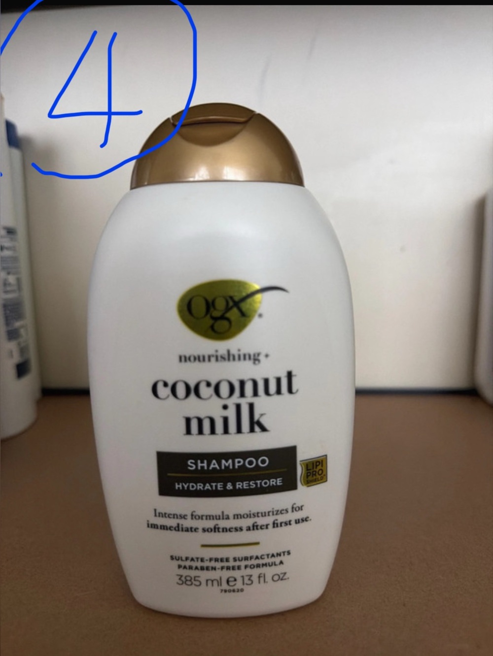 OGX Coconut Milk Nourishing Shampoo - White & Gold